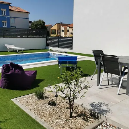 Volme Mit Pool In Ruhiger Lage By Interhome