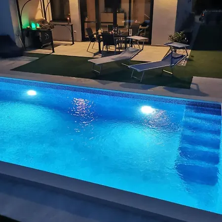 Volme Mit Pool In Ruhiger Lage By Interhome *