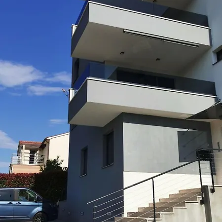 Apartment Volme Mit Pool In Ruhiger Lage By Interhome Banjole